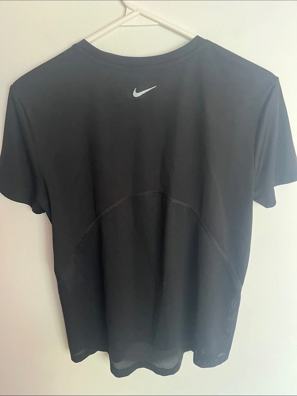Nike Dri Fit Short Sleeve Size Small - Picture 3 of 3